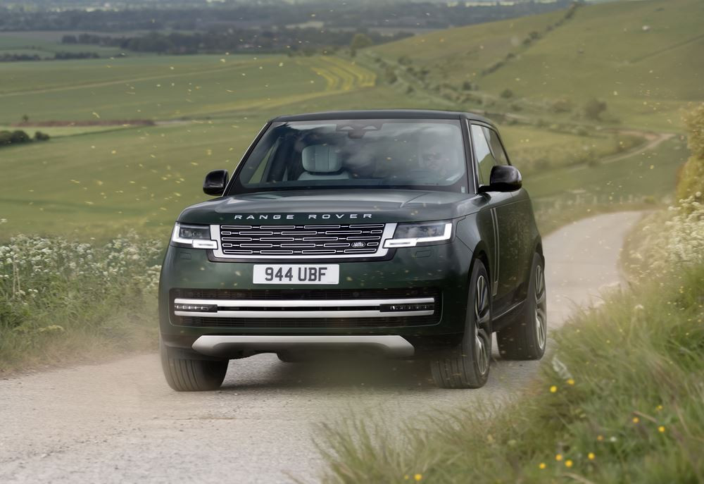 Le SUV de luxe Range Rover fait son entrée dans l'ère de l'électrique