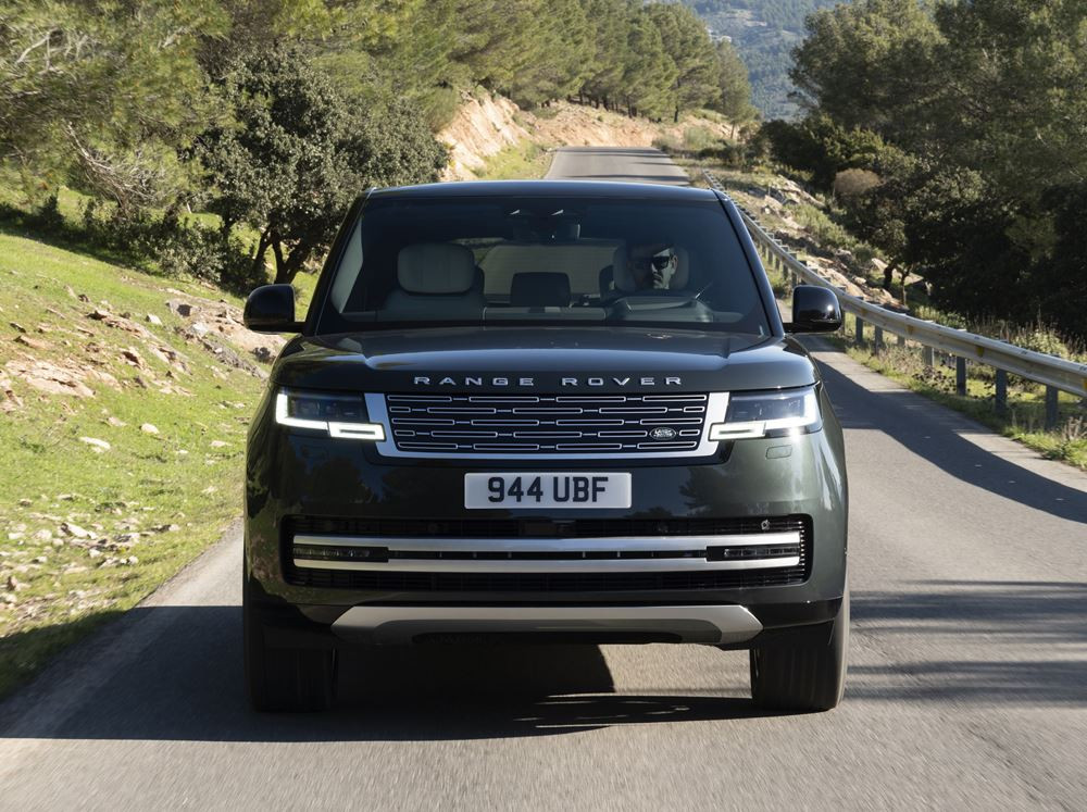 Le SUV de luxe Range Rover fait son entrée dans l'ère de l'électrique