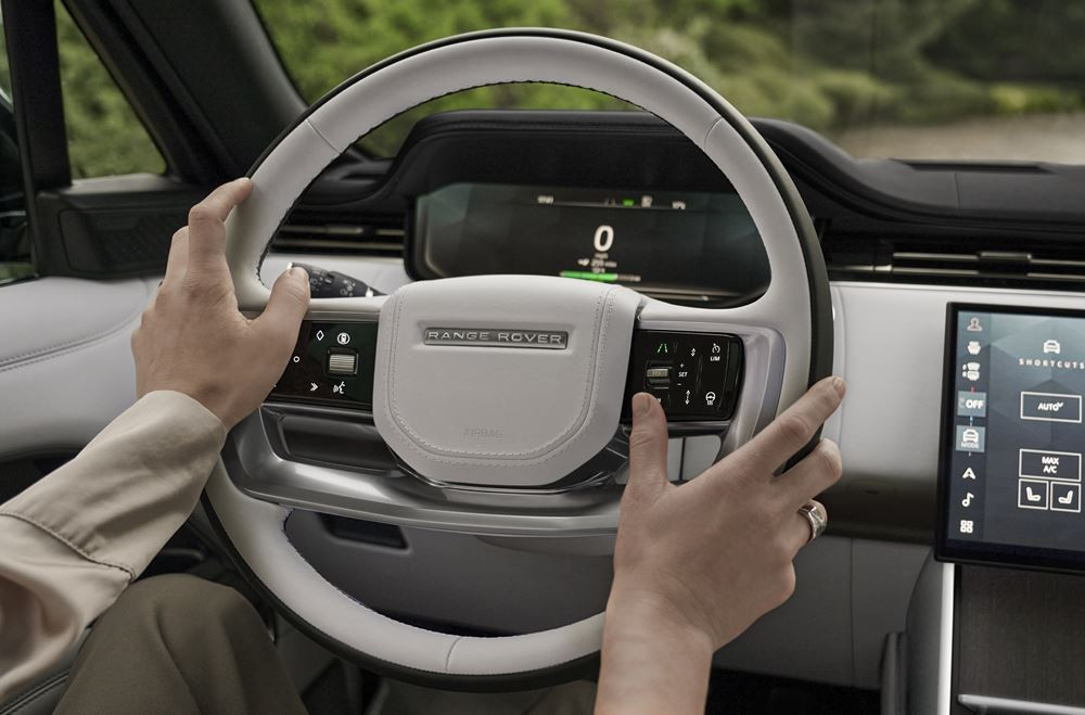 Le SUV de luxe Range Rover fait son entrée dans l'ère de l'électrique