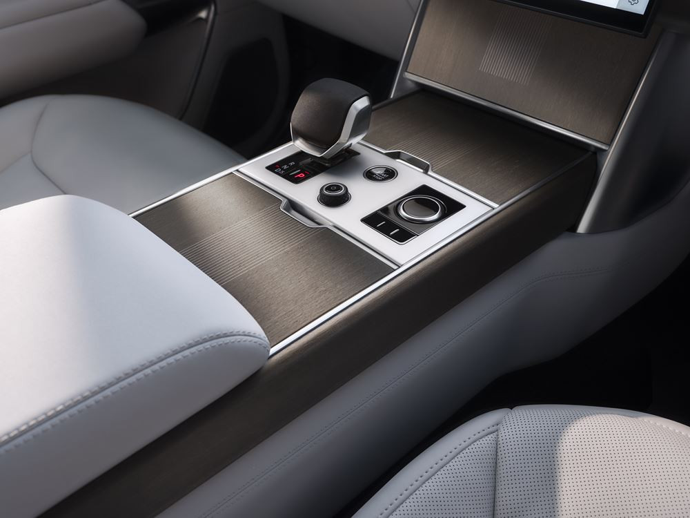 Le SUV de luxe Range Rover fait son entrée dans l'ère de l'électrique