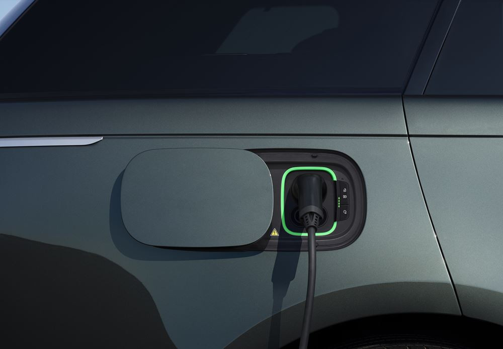 Le SUV de luxe Range Rover fait son entrée dans l'ère de l'électrique