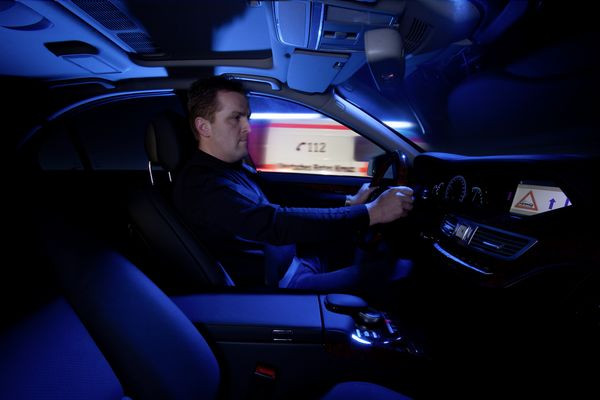 Mercedes présente son véhicule de recherche sur la sécurité