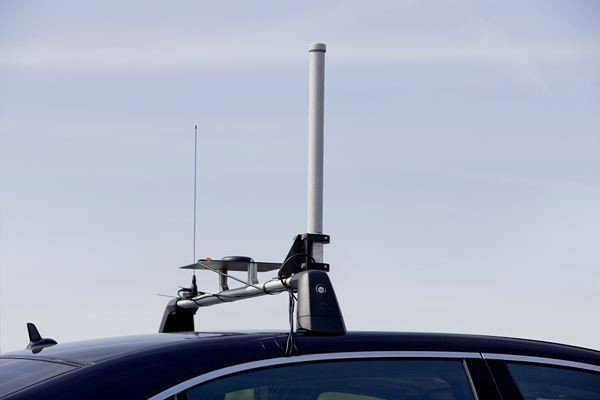Mercedes remplace les pilotes essayeurs par des ordinateurs pour tester les dispositifs d'aide à la conduite