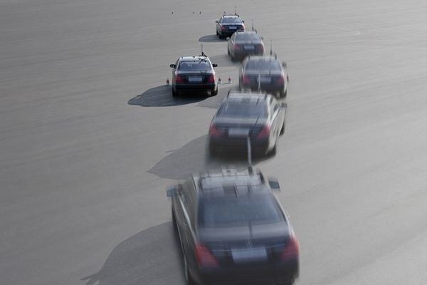 Mercedes remplace les pilotes essayeurs par des ordinateurs pour tester les dispositifs d'aide à la conduite