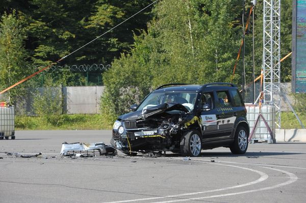 Skoda réalise un crash test frontal à une vitesse de 90 km/h
