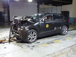 Le Mazda CX-30 obtient cinq étoiles aux crash-tests Euro NCAP