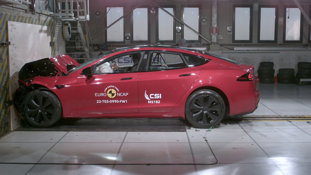 La grande berline électrique Tesla Model S obtient cinq étoiles aux crash-tests Euro NCAP 2022