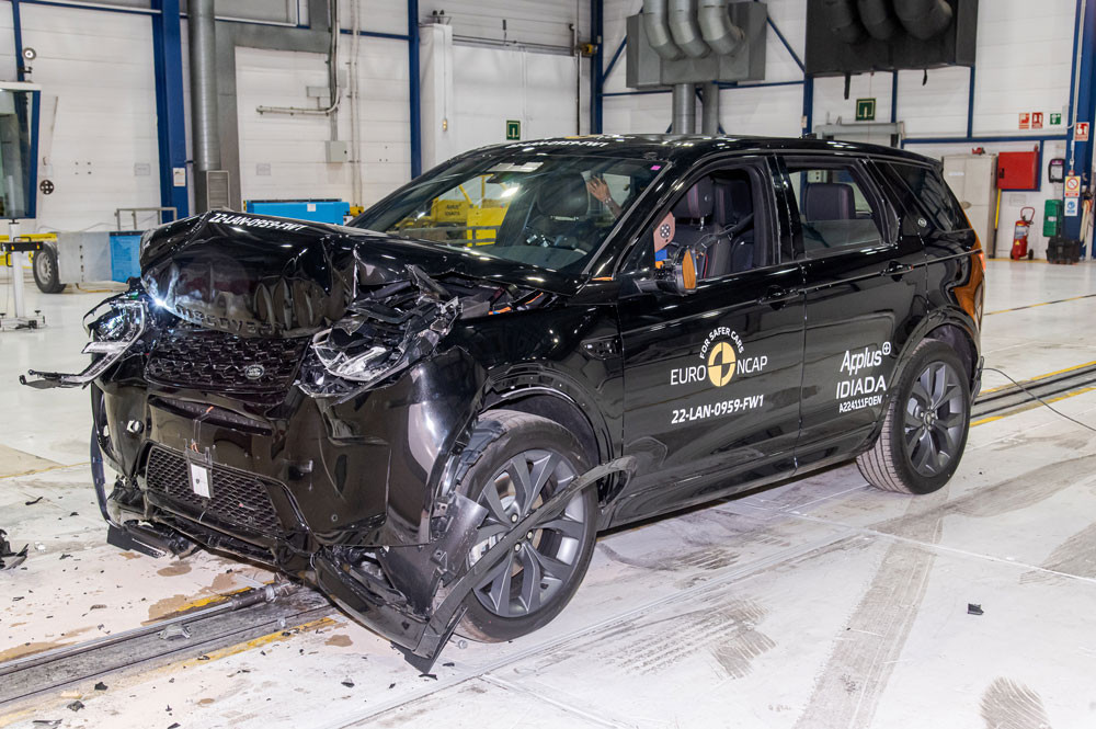 Le grand SUV Land Rover Discovery Sport obtient cinq étoiles aux crash-tests Euro NCAP 2022