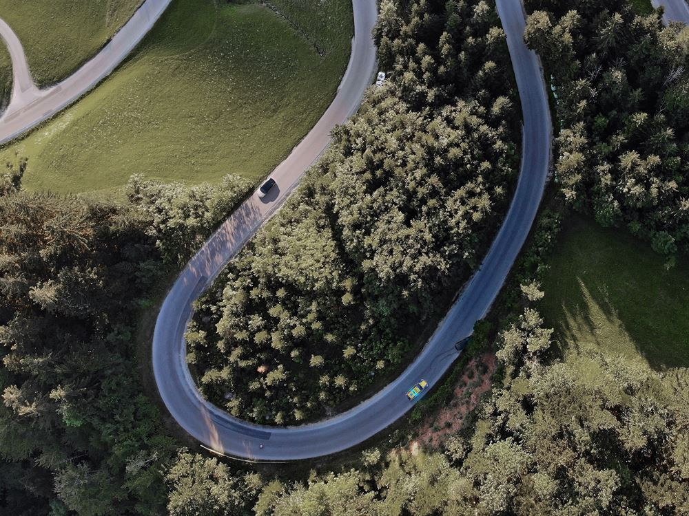 La technologie de sécurité connectée Volvo alerte les conducteurs en cas d'accident sur la voie
