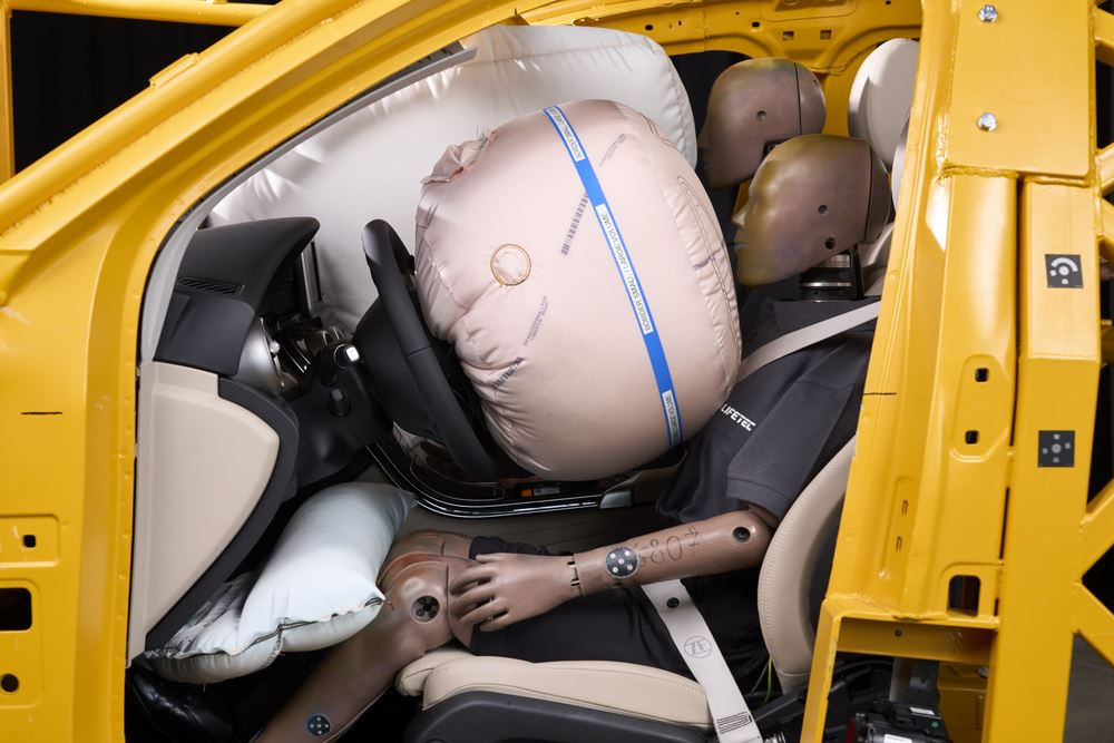 La conduite hautement automatisée nécessite un airbag adaptatif selon la position du conducteur