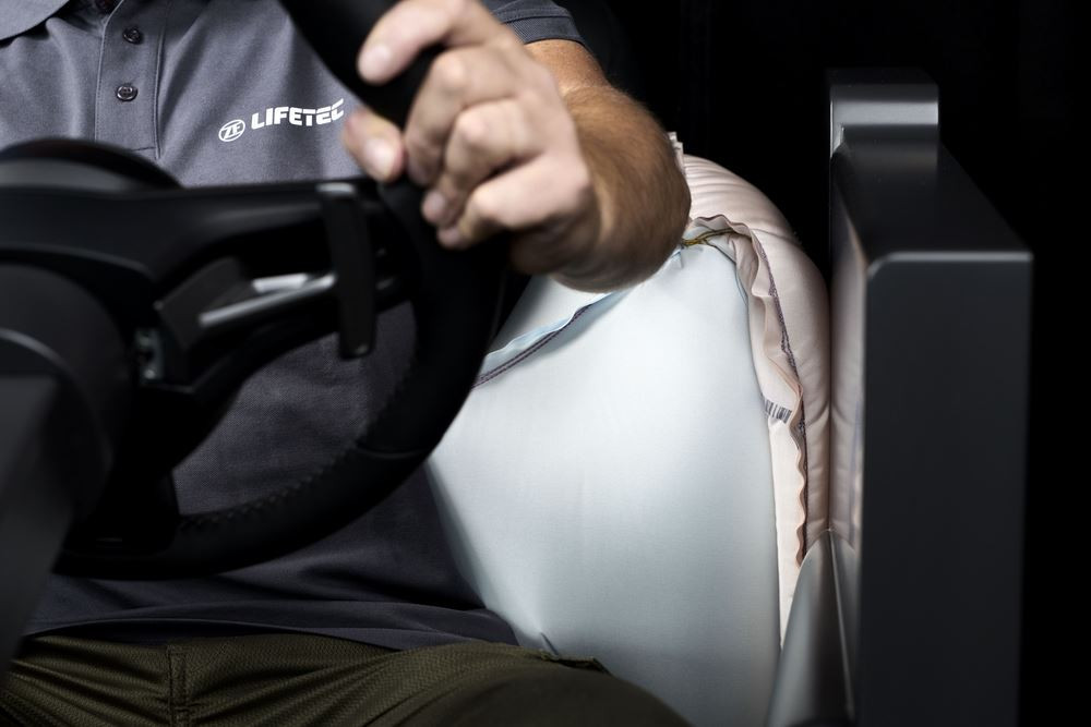 La conduite hautement automatisée nécessite un airbag adaptatif selon la position du conducteur