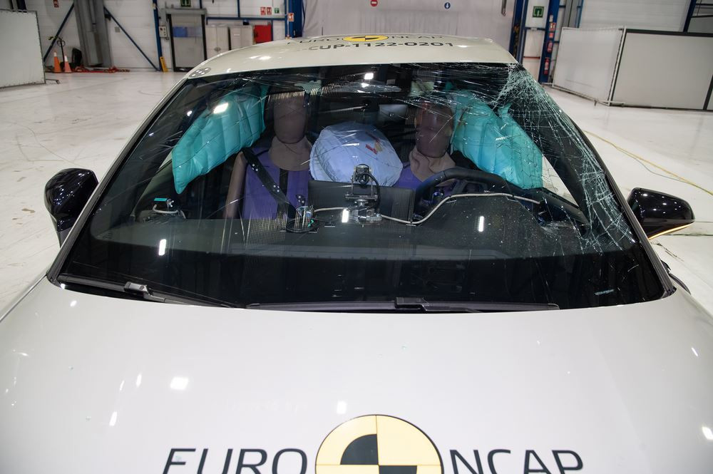 La berline compacte Cupra Leon obtient cinq étoiles aux crash-tests Euro NCAP 2025
