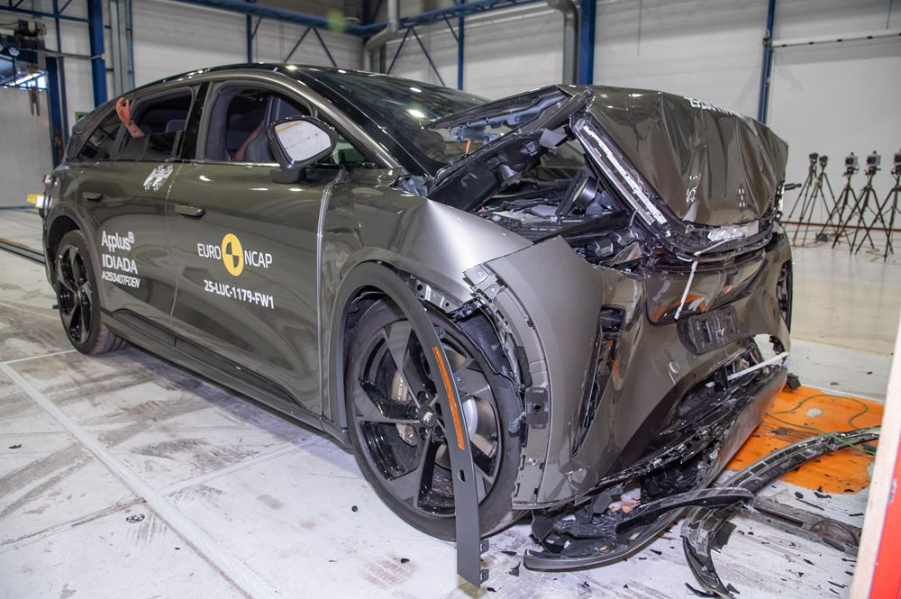 Le grand SUV Lucid Gravity obtient cinq étoiles aux crash-tests Euro NCAP 2025