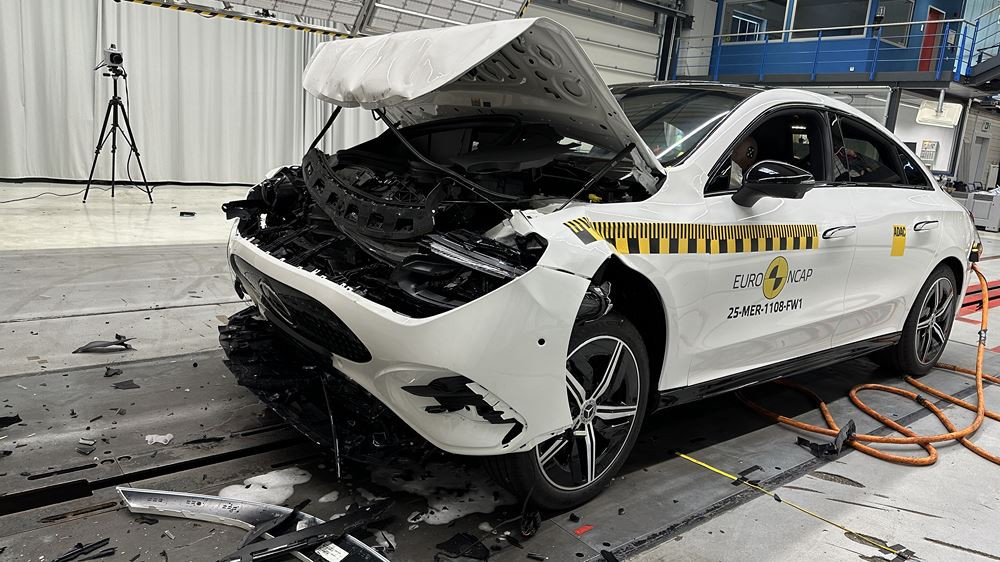 La Mercedes-Benz CLA électrique obtient cinq étoiles aux crash-tests Euro NCAP 2025