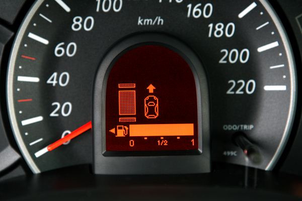 Comment fonctionne le système d'aide au créneau de la Nissan Micra?