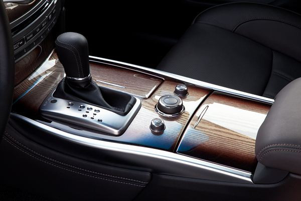Comment fonctionne la technologie hybride de l'Infiniti M35h ?