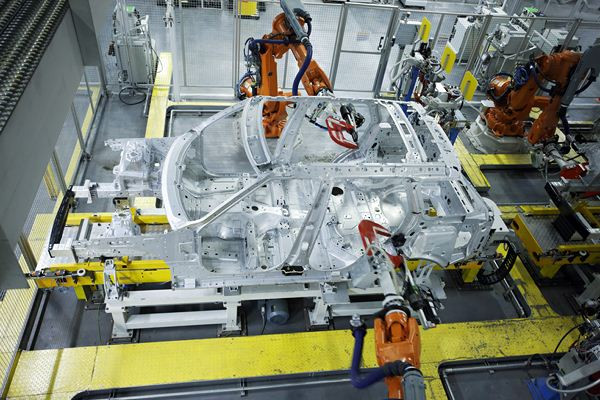 Le Range Rover voit son poids diminuer jusqu'à 420 kg sur certaines versions