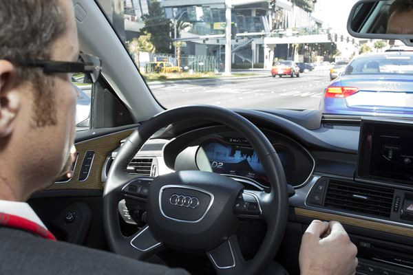 Audi développe un système de conduite pilotée dans les embouteillages
