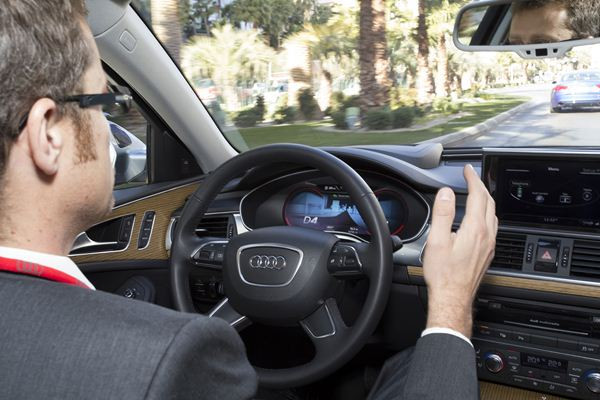 Audi développe un système de conduite pilotée dans les embouteillages
