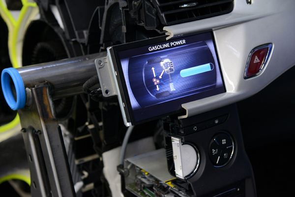 Peugeot développe une solution full hybride essence Hybrid Air innovante et économique