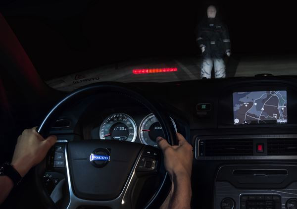 La détection des piétons avec freinage automatique Volvo devient opérationnel de nuit