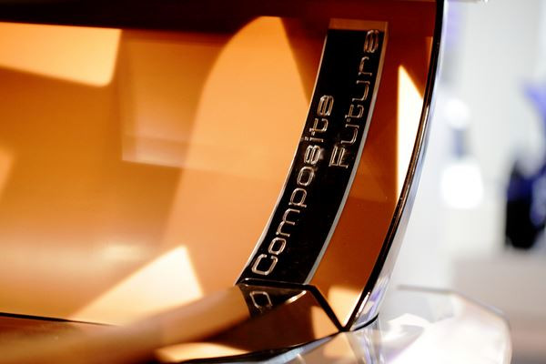 Des composites intégrés aux pièces automobiles pour alléger les voitures
