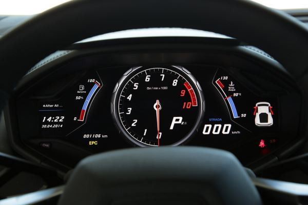 La Lamborghini Huracán allie la puissance d’une supercar à l’intelligence d’un superordinateur