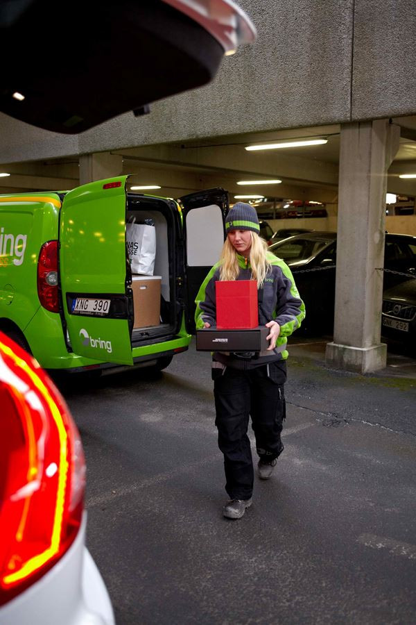 Le service Volvo de « livraisons itinérantes » permet la livraison dans la voiture