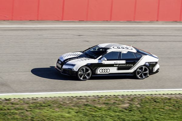 Une clé numérique connectée sur smartphone pour démarrer la voiture