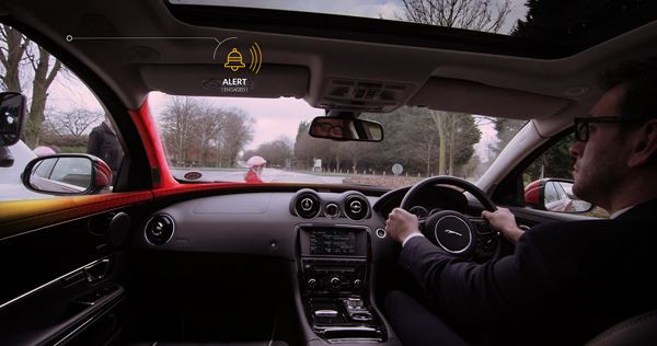 La technologie "Bike Sense" Jaguar minimise les risques d’accidents avec les deux-roues
