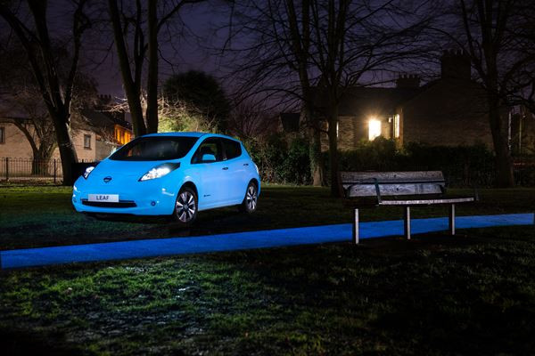 Une peinture automobile phosphorescente pour briller la nuit