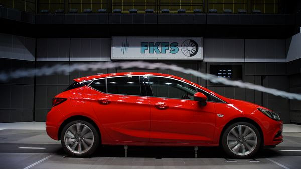 La berline Opel Astra affiche un CX de 0,285