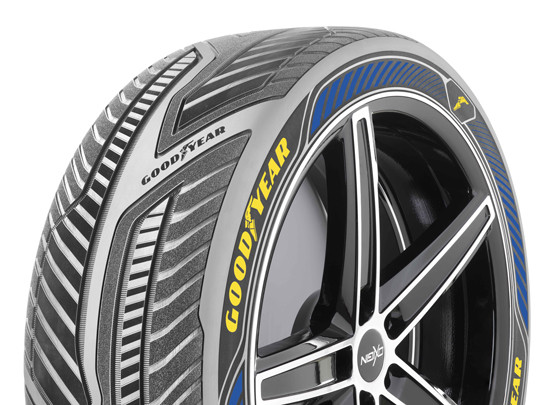 Le pneu concept IntelliGrip de Goodyear utilise des capteurs avancés