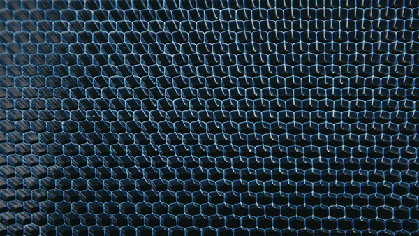 Le méta-matériau acoustique de Nissan est un matériau d'isolation acoustique