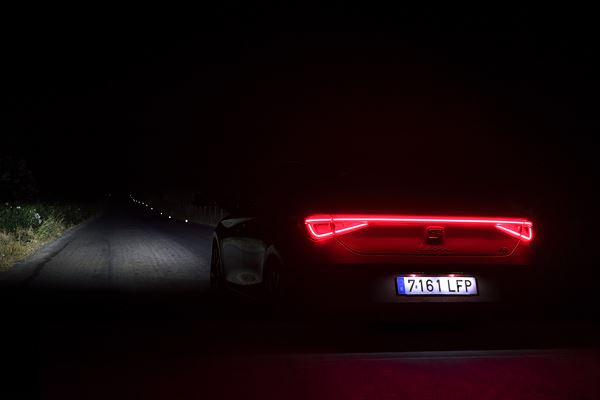 La technologie d'éclairage Full LED émet plus de lumière sur une surface plus petite