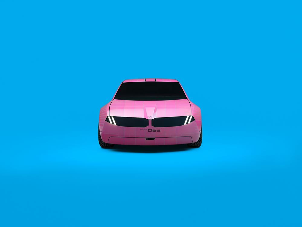 La technologie électrophorétique couleur peut faire évoluer la teinte de la carrosserie parmi 32 couleurs
