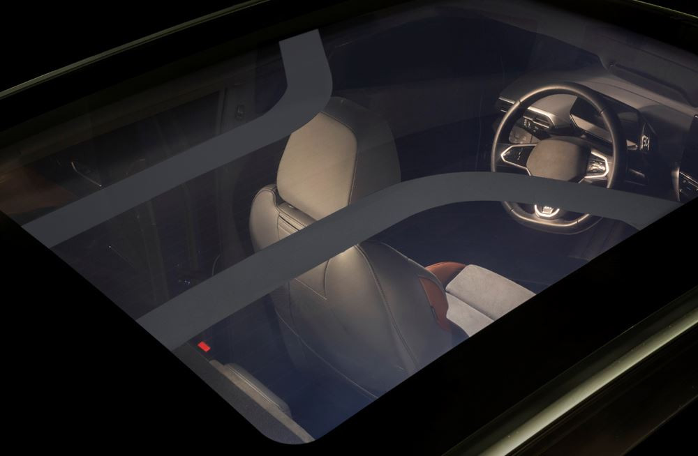 Un vitrage de toit interactif capable de passer d'un état transparent à un état opaque