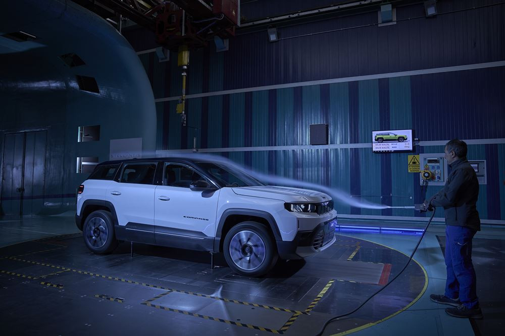 La Jeep Compass concilie des proportions verticales avec une certaine efficacité aérodynamique