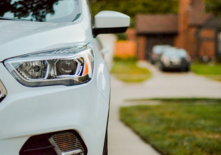 Assurance auto : comment trancher entre formule au tiers et tous risques ?