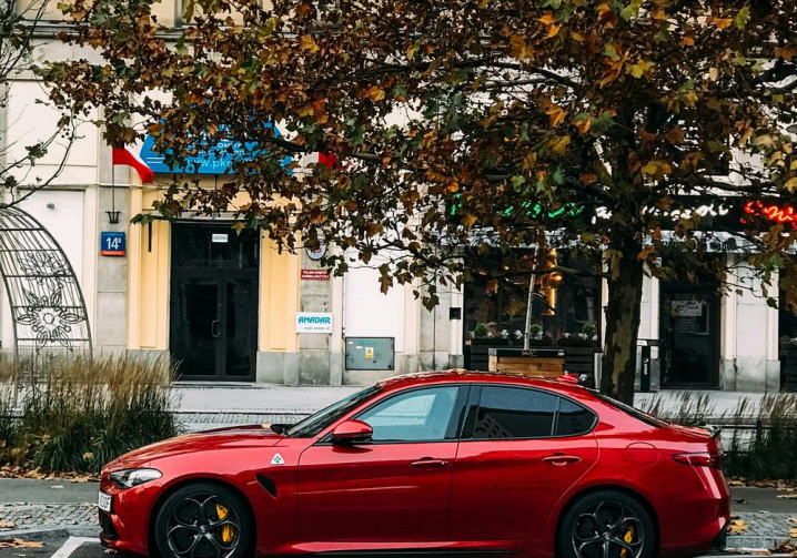 Les risques judiciaires et financiers liés à la conduite automobile sans assurance