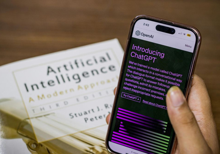 Les intelligences artificielles génératives sont encore loin de remplacer l'expertise des conseillers en assurance en 2026