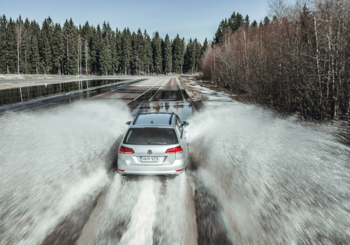 Des conseils pour faire face au risque d'aquaplaning lors de fortes pluies