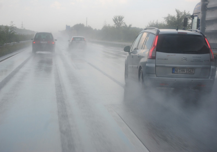 Des conseils pour rouler sur sol mouillé