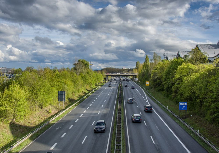 Véhicule électrique sur l'autoroute: comment adapter sa conduite pour préserver l'autonomie?