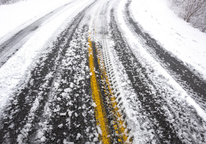 Préparer un véhicule à prendre la route des vacances d'hiver