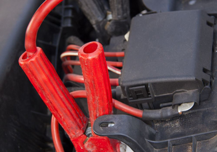 Des conseils pratiques pour ménager la batterie 12V d'une voiture à la sortie de l'hiver