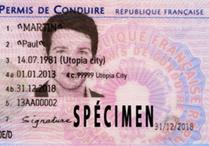 Le coût moyen national du permis de conduire en France en 2023 s'élève à 1 234 euros