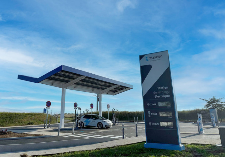 Des conseils avant de partir pour préparer au mieux son voyage dans un véhicule électrique