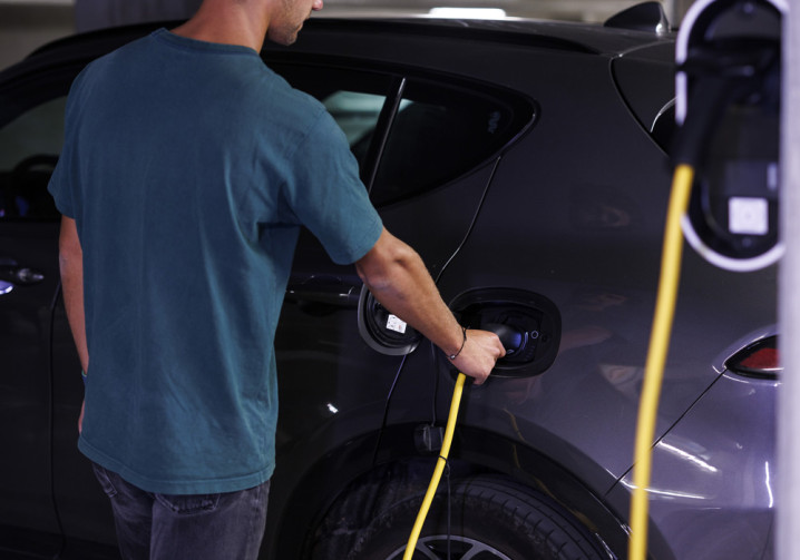 Recharger chez soi plutôt que sur autoroute : est-ce réellement plus fiable en cas de canicule ?