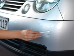 Protégez la carrosserie de votre voiture des rayures de la vie courante